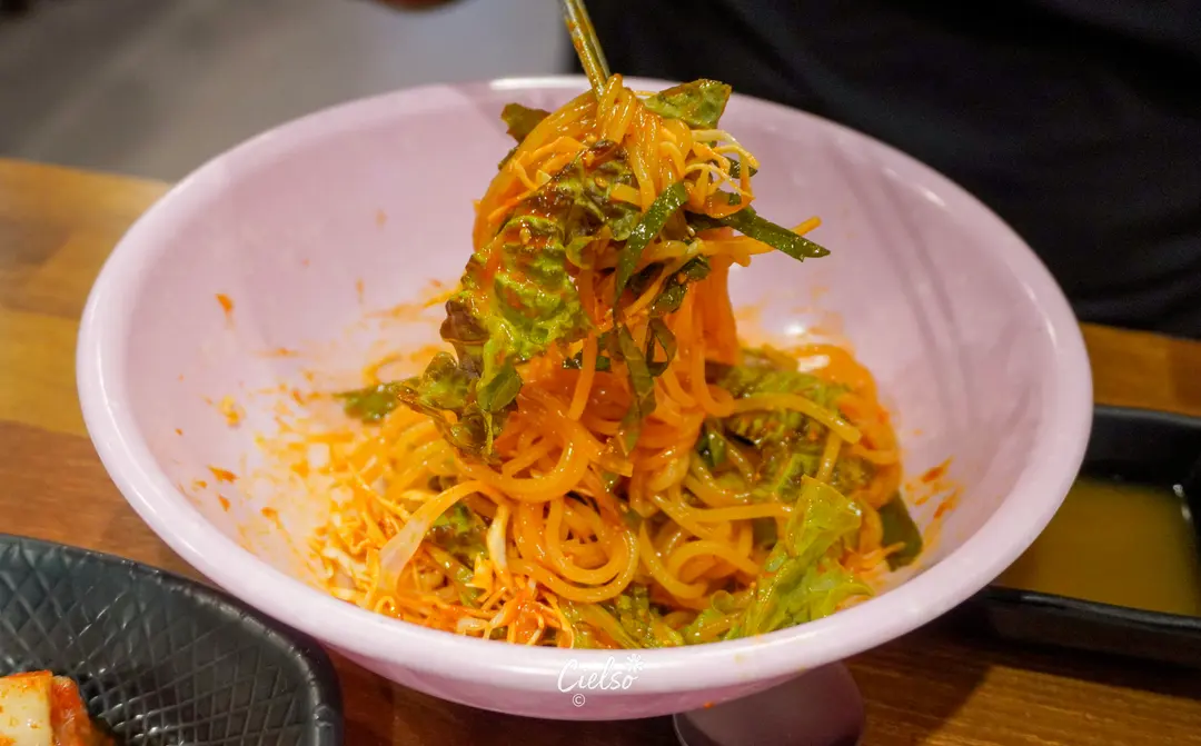 Mixing jjolmyeon