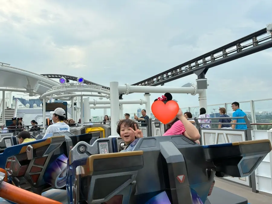 ディズニークルーズのアトラクション風景2