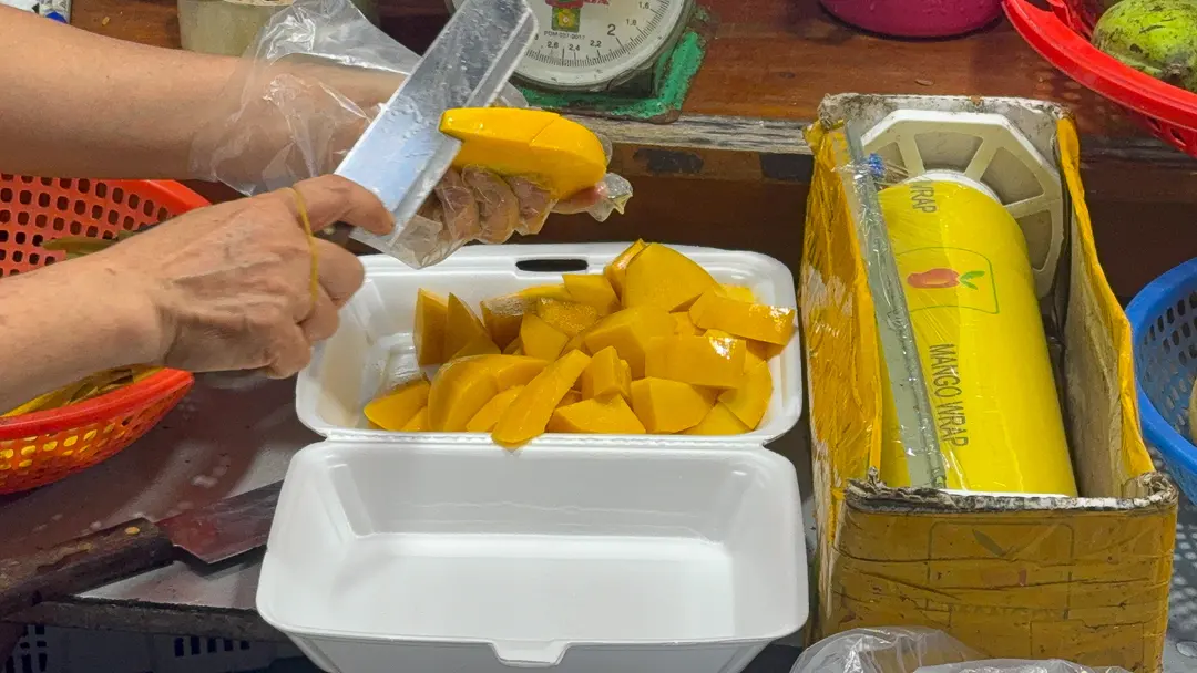 Mangoes at Duong Dong Night Market
