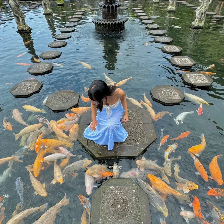 ถ่ายรูปคู่ปลาคาร์ป ติร์ตากังกา