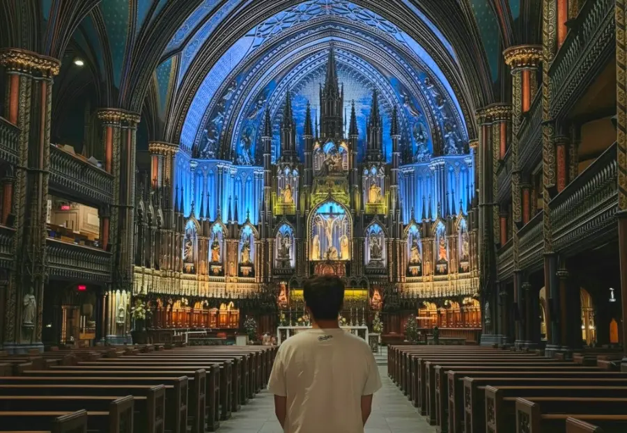 Notre Dame Montreal interior without people