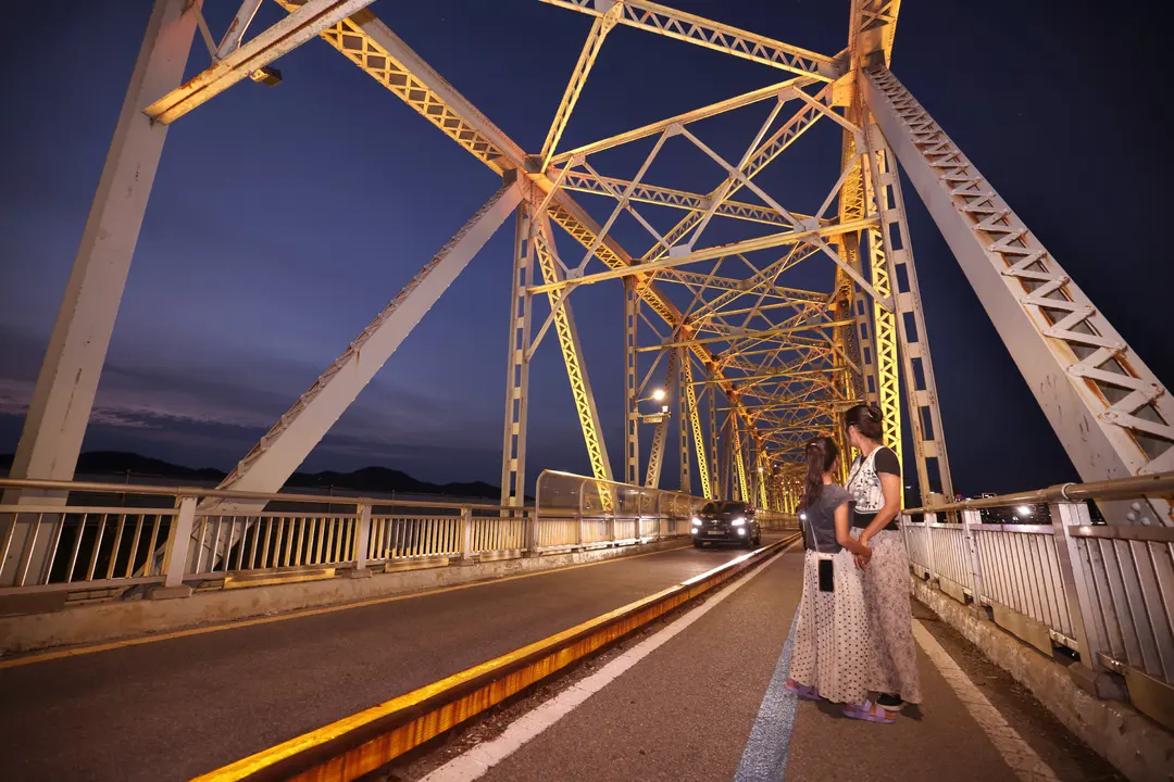 ที่เที่ยวห้ามพลาดในคงจู ㅣ ที่นี่คือ 'สะพานเหล็กกึมกัง แห่งคงจู'