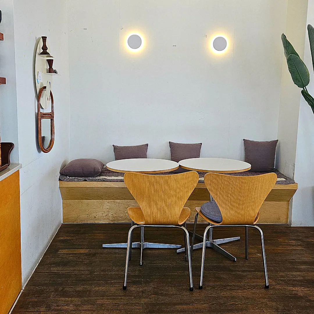 Boho chic decor elements