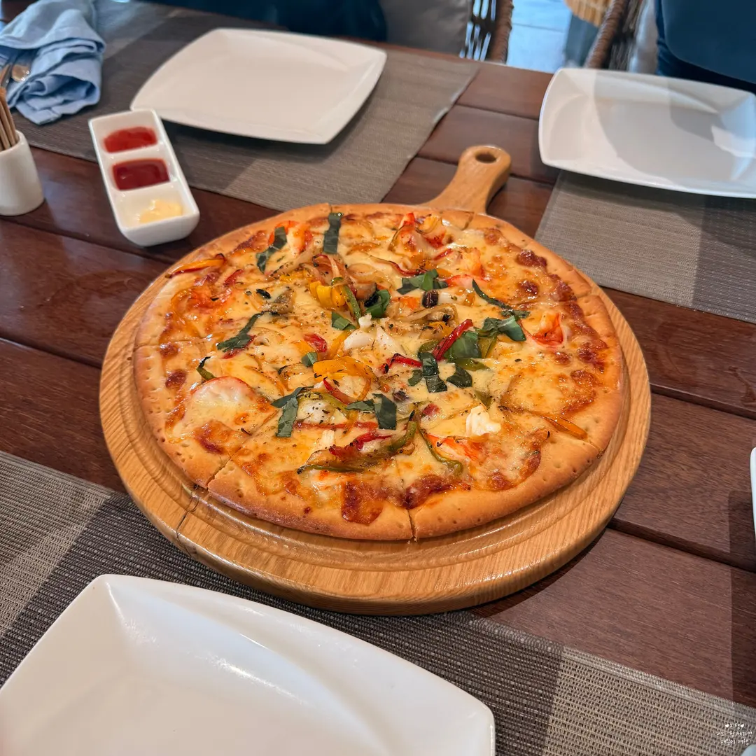Marinara Pizza at Amiana Resort Cam Ranh Poolside Bar