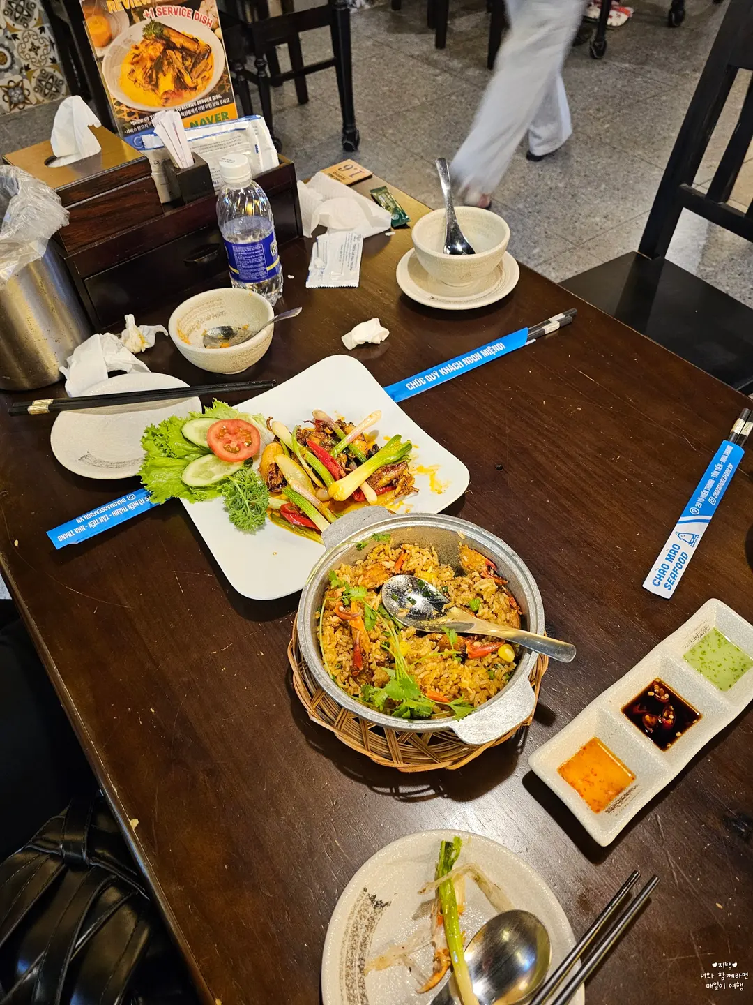 We ordered a variety of other dishes too, but I kept my camera away to let the family dine in peace!