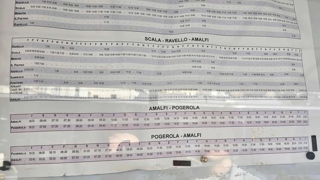 ตารางเวลารถบัสไปอามัลฟี่