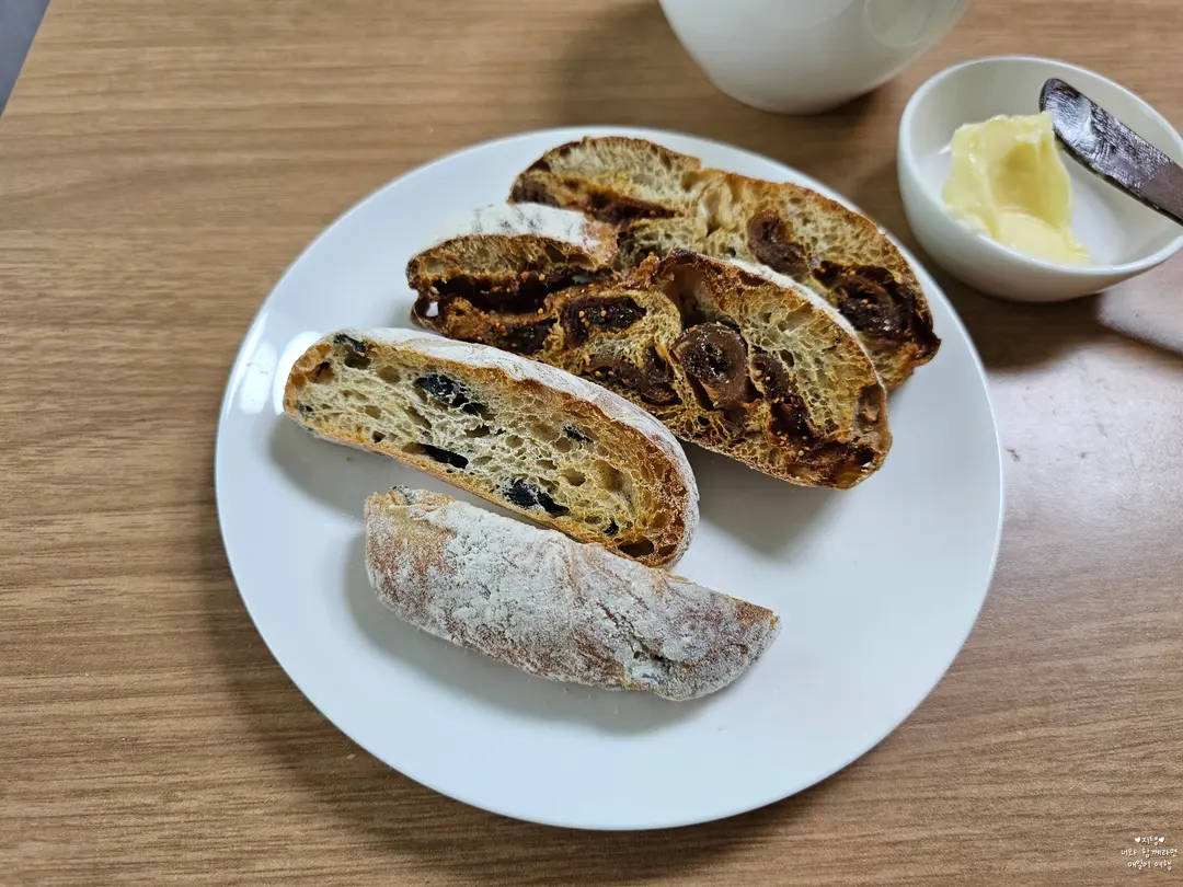 Black Olive Ciabatta with butter
