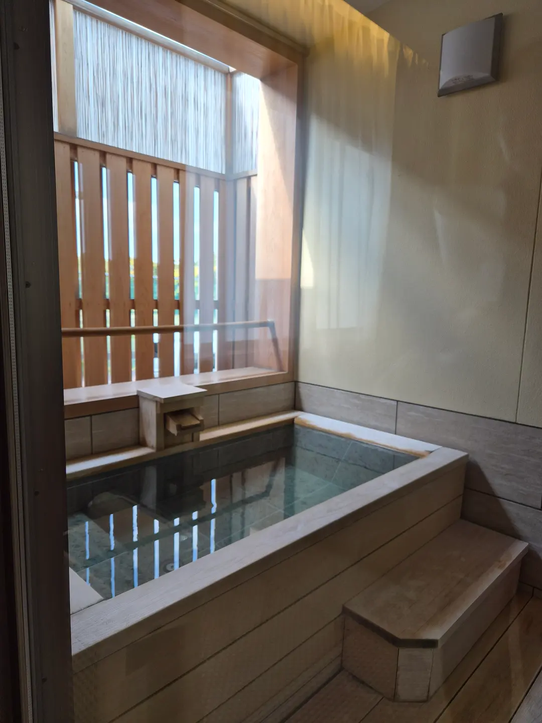 Juraku Spa and Resort onsen