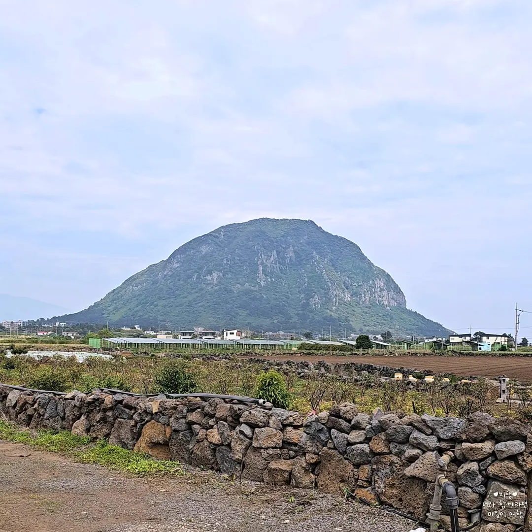 Sanbangsan mountain view from Pass Brew