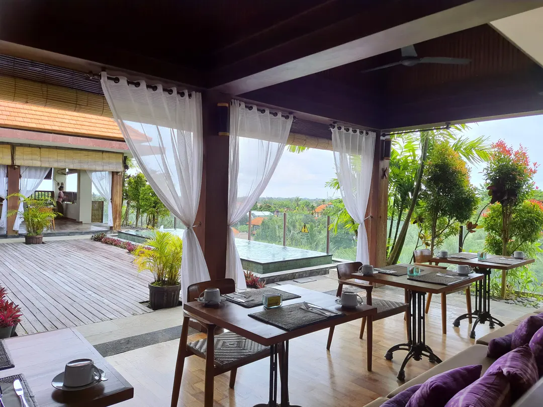 Ubud Village Hotel屋頂餐廳