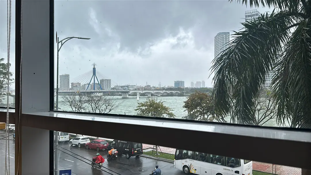 雨季峴港