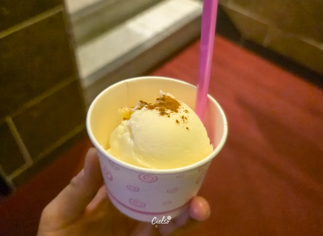 ไอศกรีมโรยผงซินนามอนฟรี