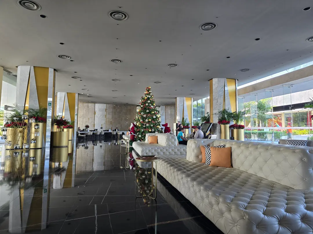 TRS Coral Lobby