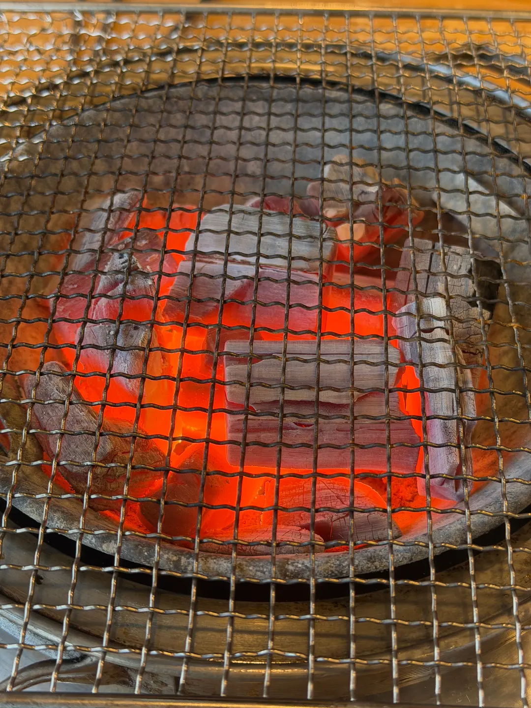 Premium hardwood charcoal at Chadoljib