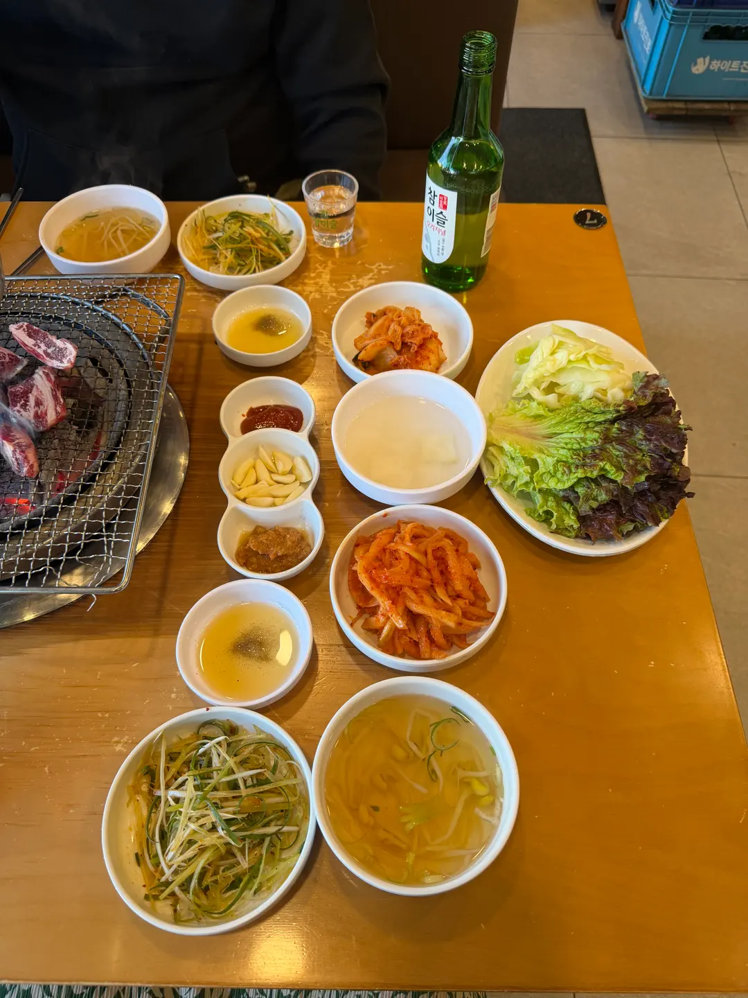 Traditional Korean side dishes at Chadoljib
