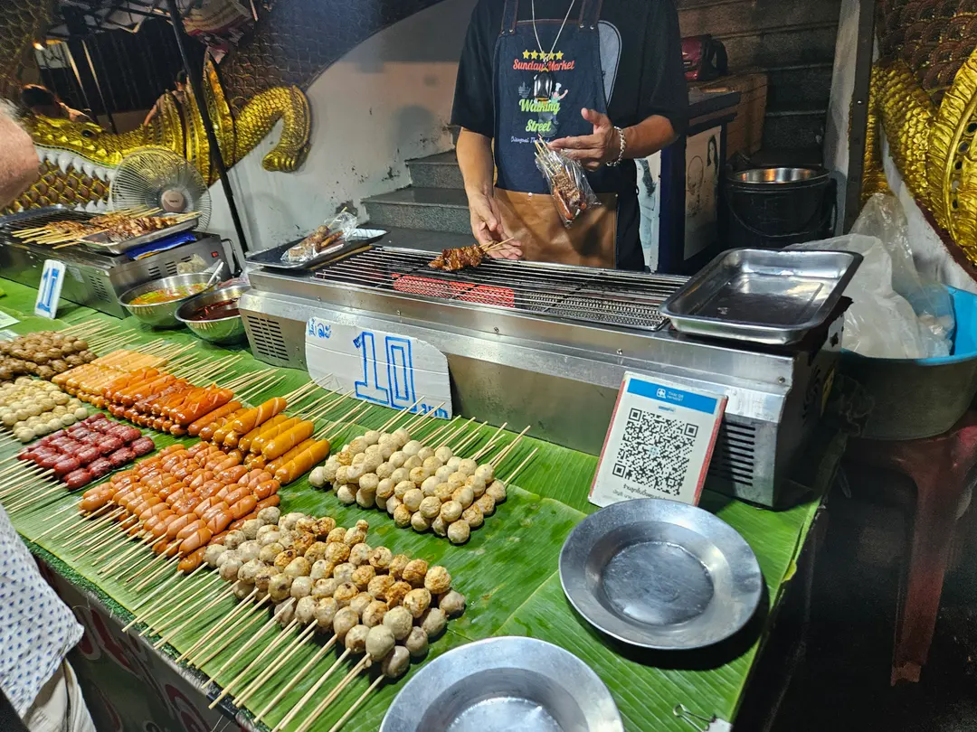 清邁週日夜市美食