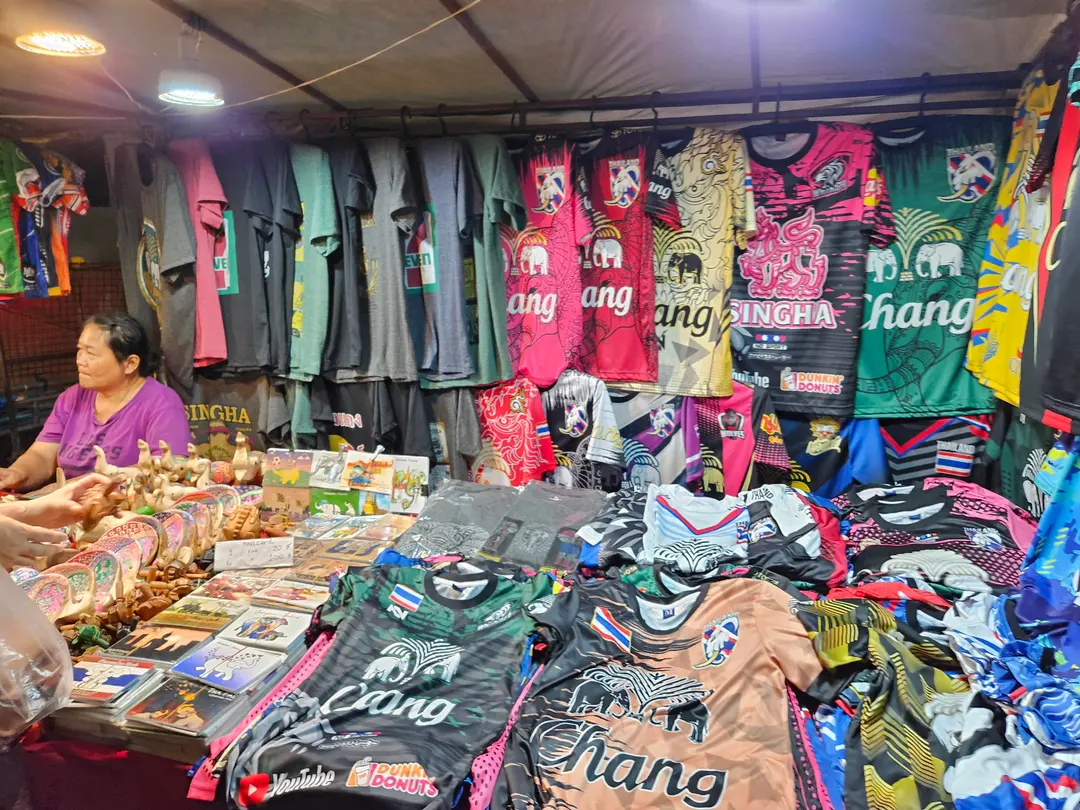 清邁長康路夜市藝術品
