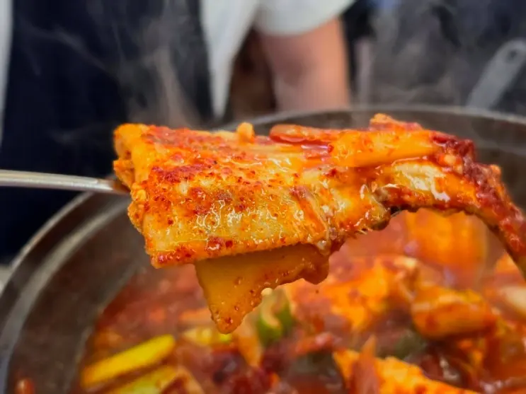束草（ソクチョ）朝食おすすめ サドンチプ（사돈집）ミズゴンドウ（ムルゴムタン）値上げ、カレイの煮付け（カジャミジョリム）、タラチリ鍋（テグチリタン）