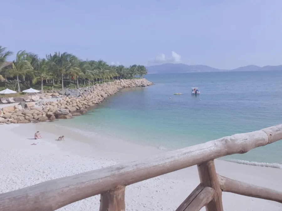 ฝูงปลาใต้ทะเลหาดส่วนตัว