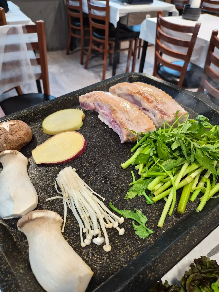 烤好的韓豚三層肉