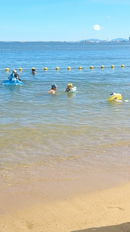 Momochi Beach Lifeguard Station