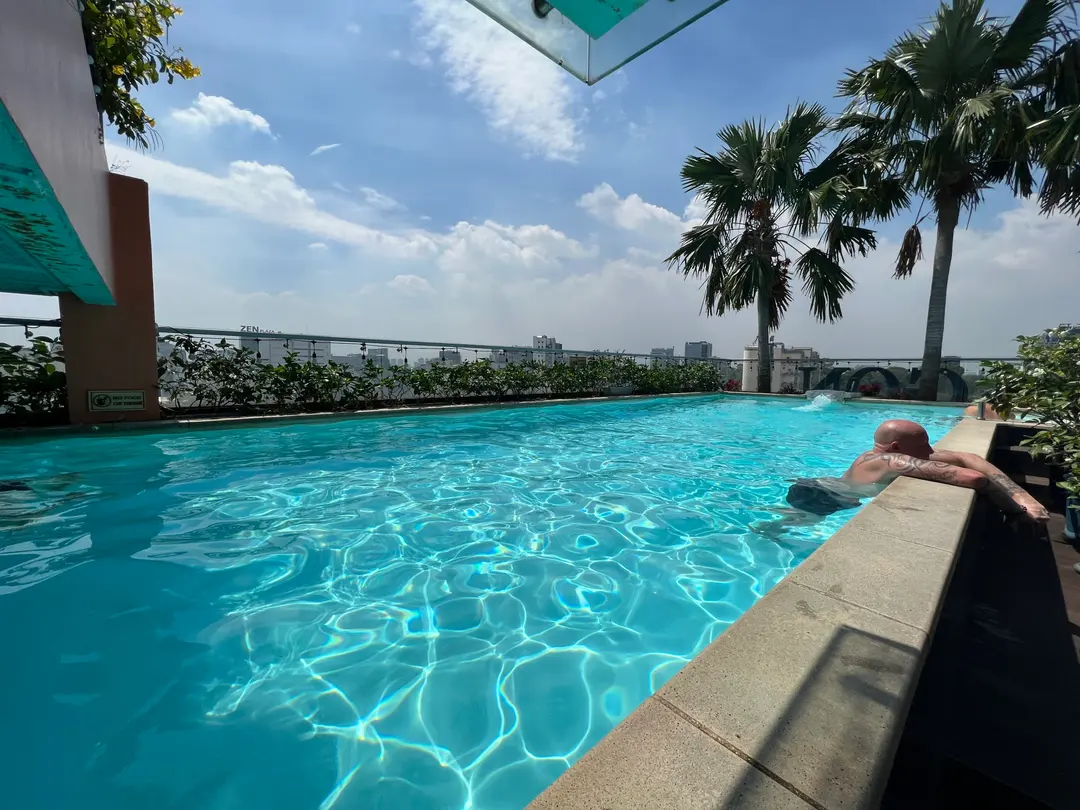 Rooftop Pool Sunbeds
