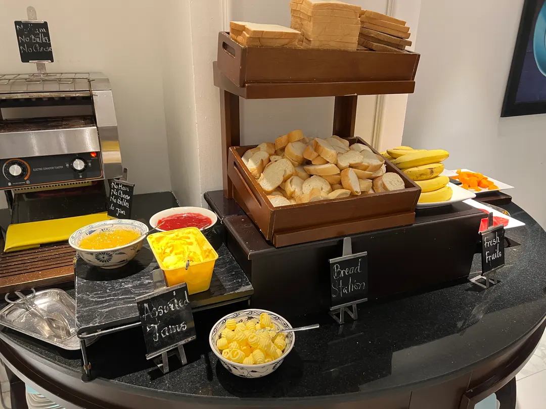 Fresh Omelet Station