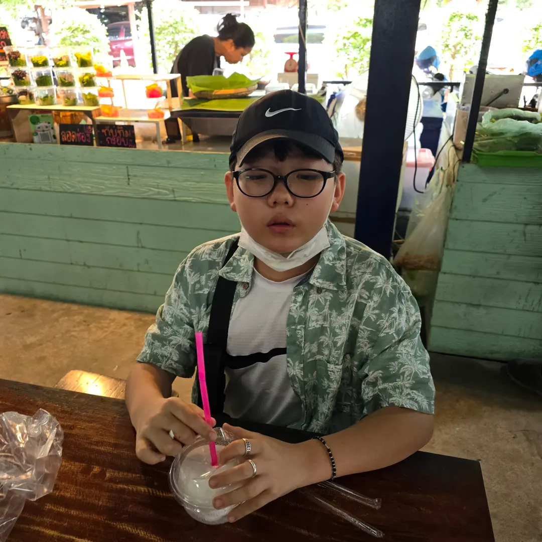 มะพร้าวถอดเสื้อพัทยา