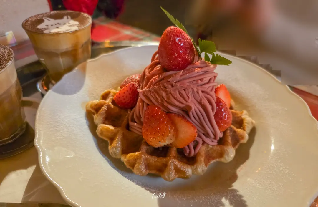 Fresh Strawberry Mont Blanc Croffle