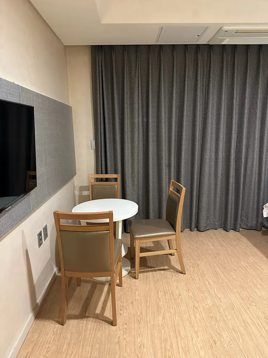 客室のテーブルスペース