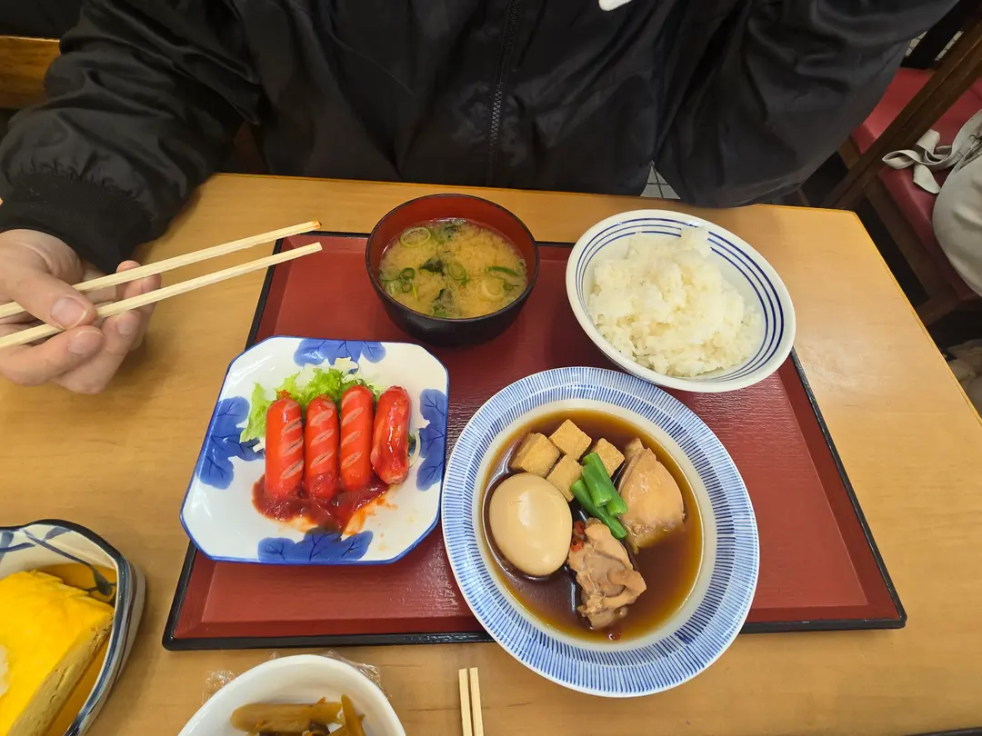 Enjoying the Local Meal