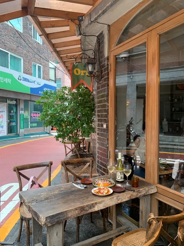 [Itaewon] Champ Coffee / Terrace Wine Bar - Ori / Brunch Cafe - Approach