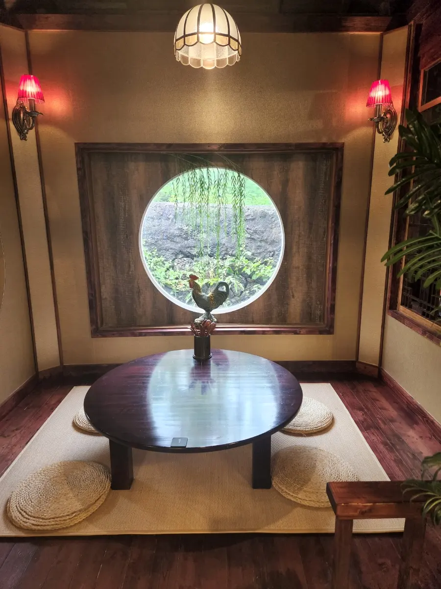 Spacious Dining Area