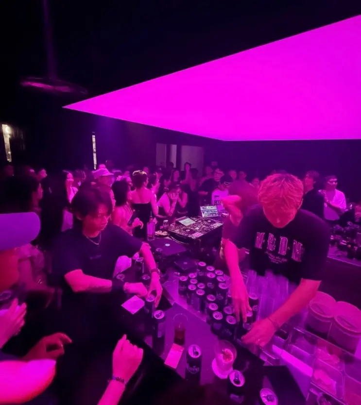 중국 주하이 핫플 추천| 주하이 클럽 , 바(Bar) 추천: PP(PEUAPEU) , Night see l 마카오 옆 주하이 | 클럽에 트램펄린이?