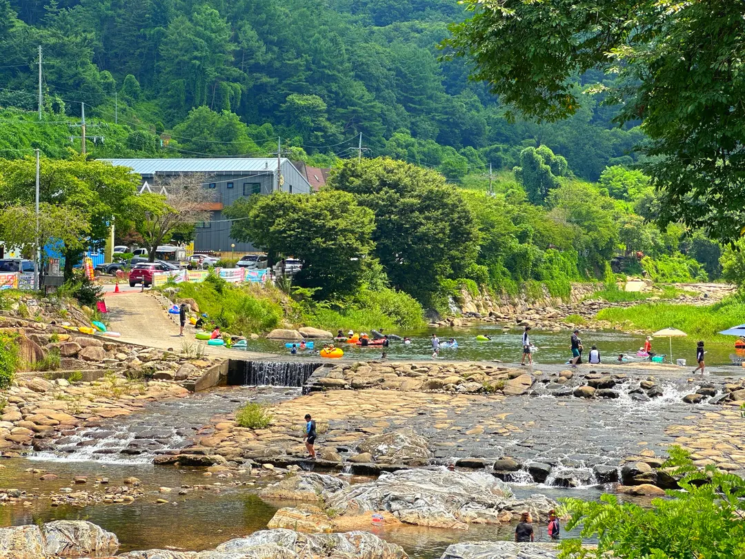 Well-maintained walking paths near the valley