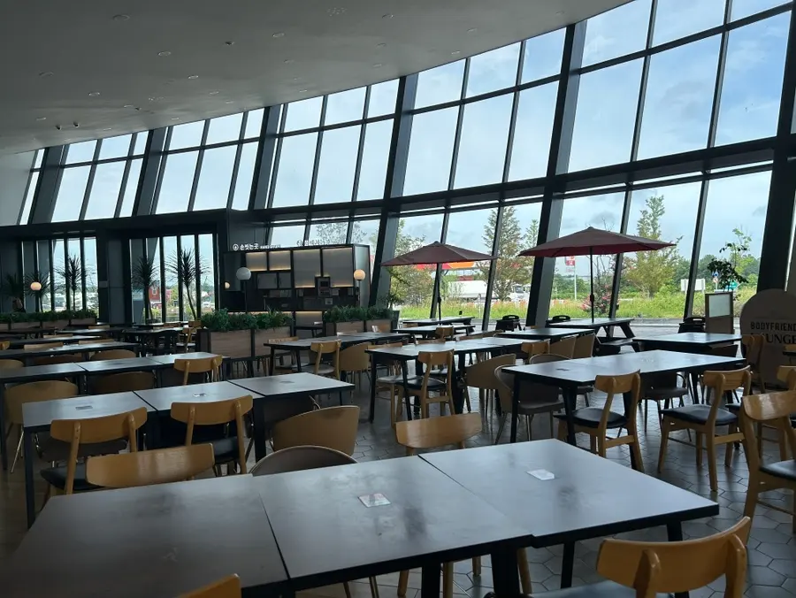 Shops inside Pyeongtaek Rest Area