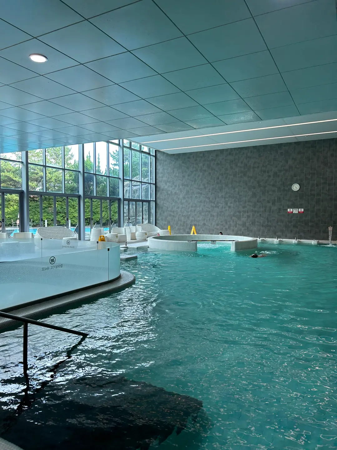 WE Hotel Jeju Outdoor Jacuzzi