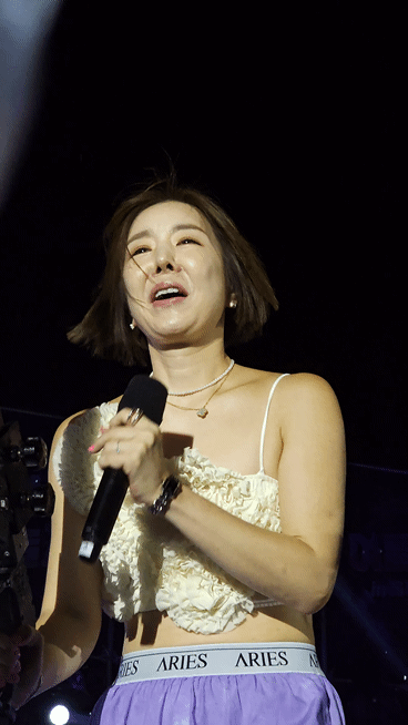 Chae Yeon Performing