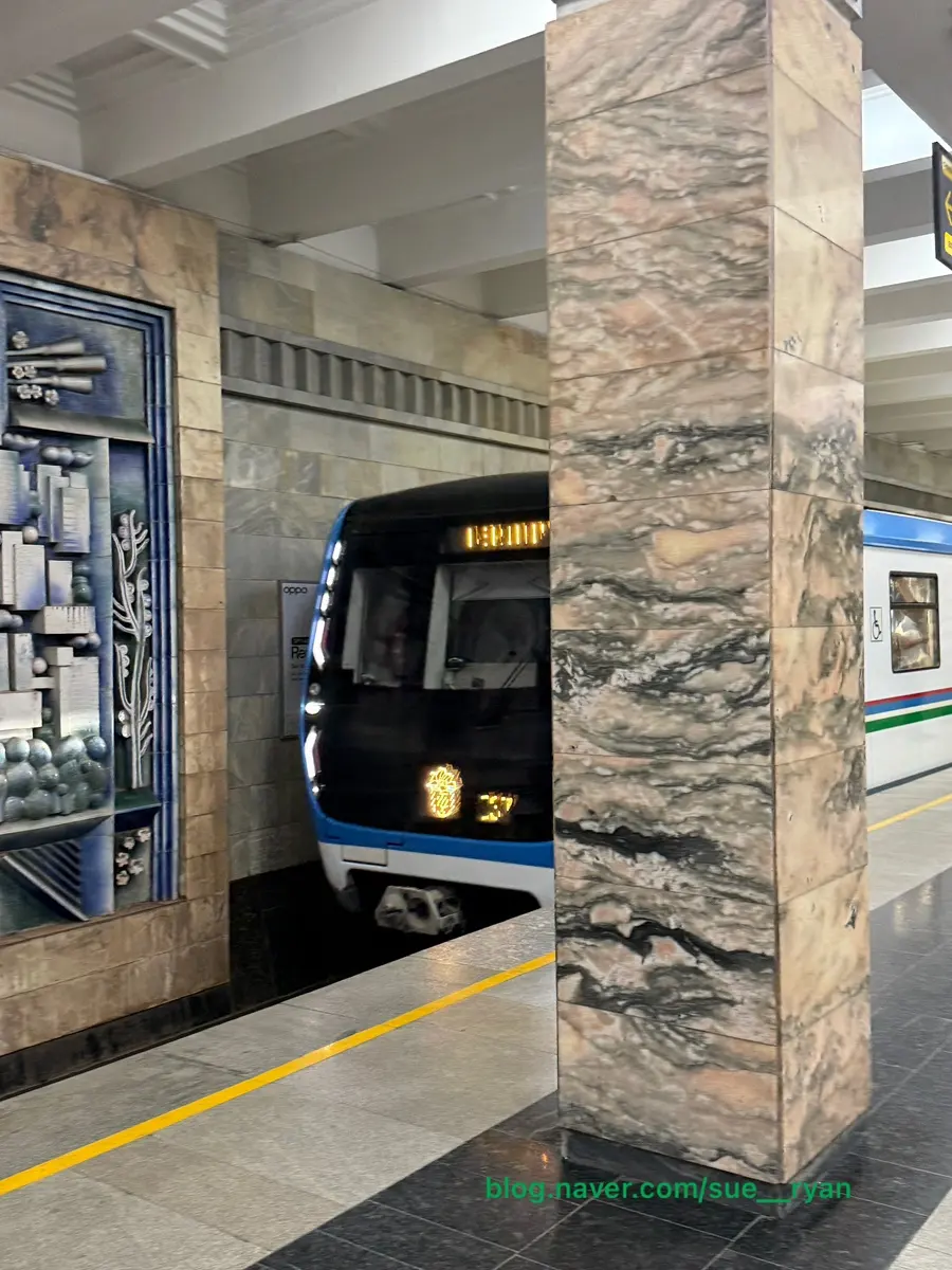 レトロな車内の雰囲気