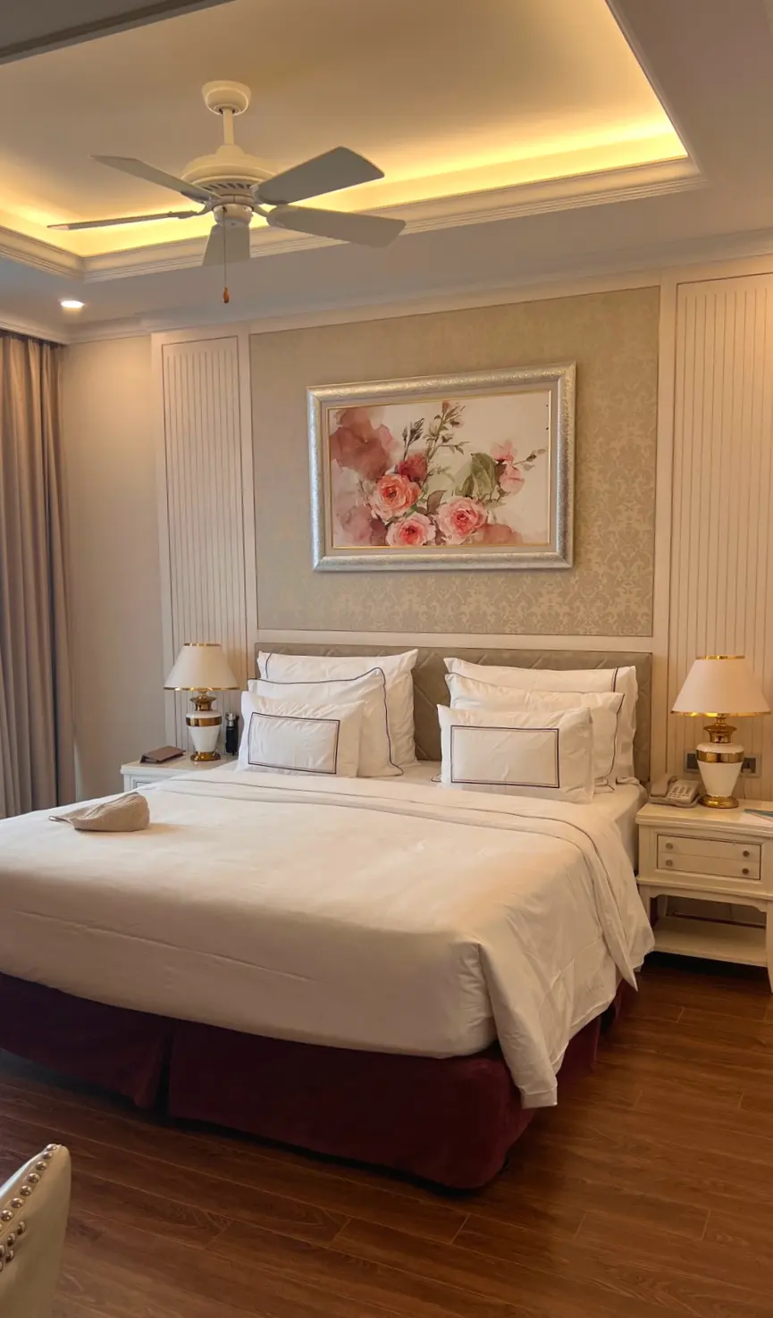 Deluxe Room Bedding