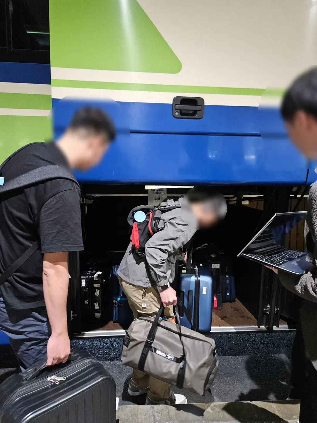 乘客自行放置行李