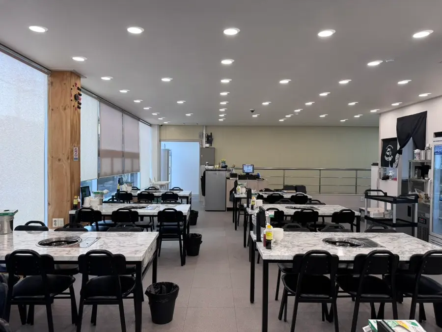 Spacious second floor dining area
