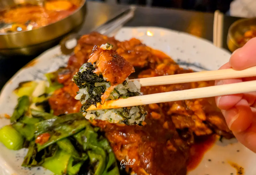 Mixing rice with sweet and savory pork rib sauce
