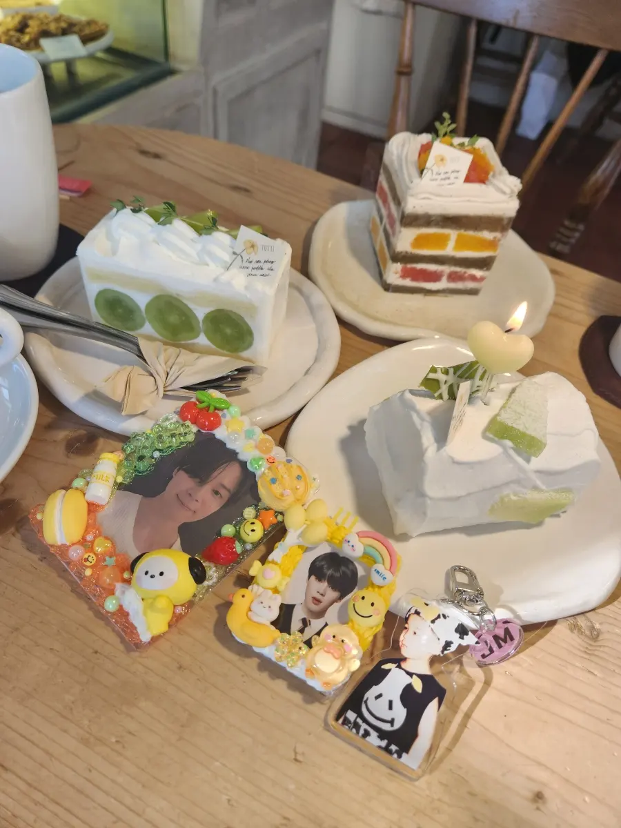 トゥッティハンナムのケーキとコーヒー