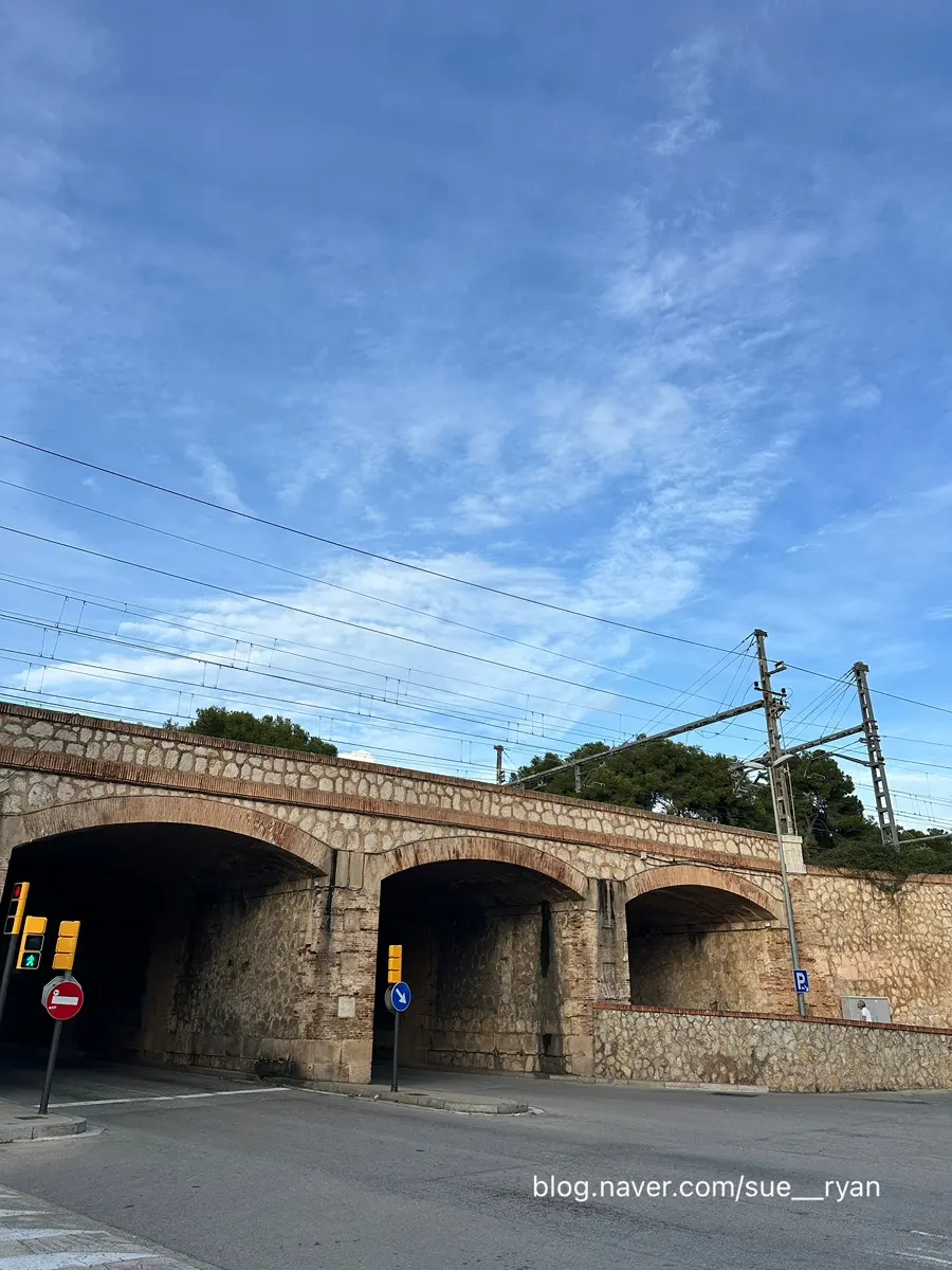 シッチェスの線路
