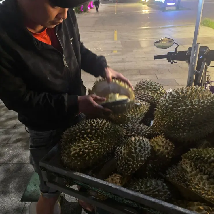 The Special Taste of Durian Encountered at My Khe Beach, Da Nang