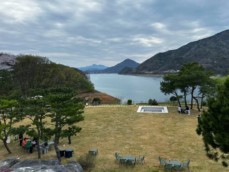 청풍호 뷰카페 커피라끄 야외석