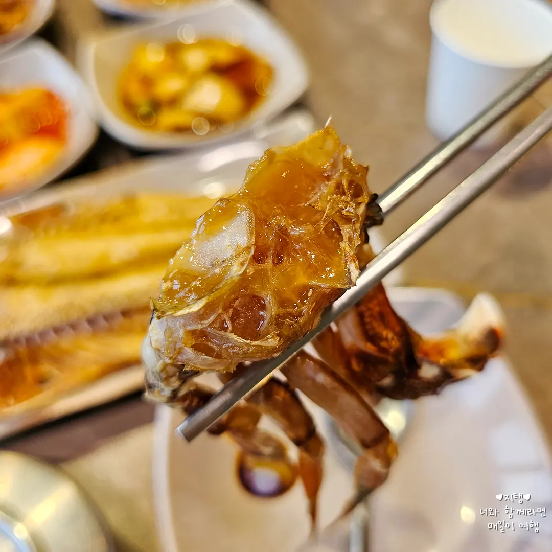 간장게장도 완전 밥도둑이었어요.