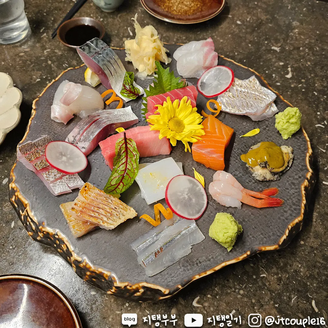 This is what the 2-person aged sashimi looked like before! Looking at it now, I think the current generous portions are actually better.
