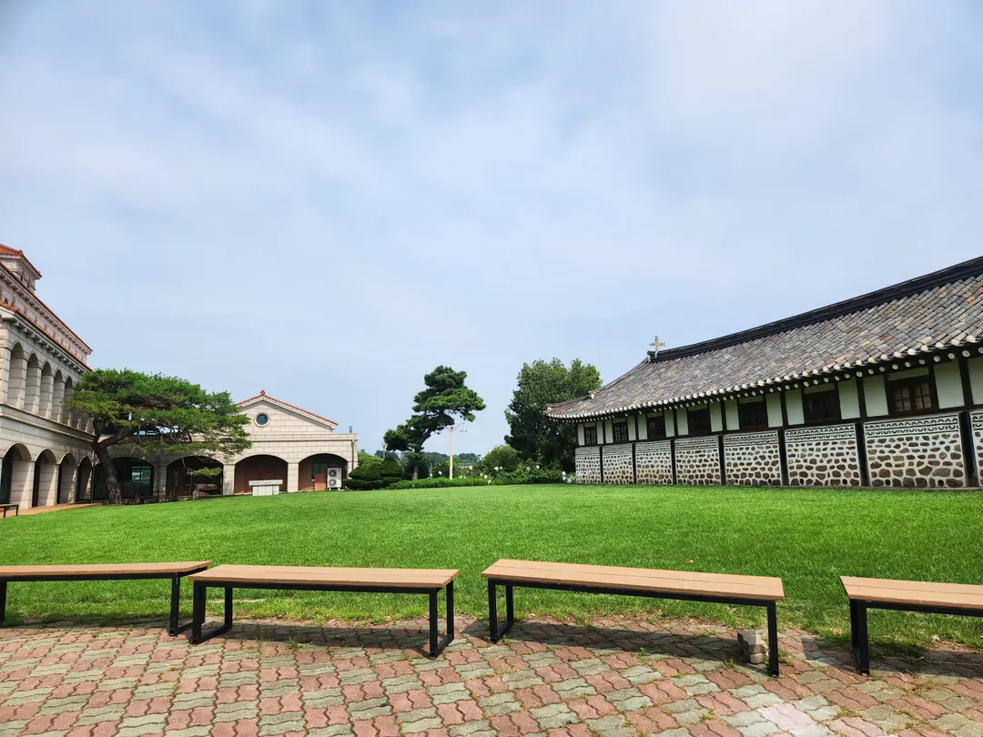 โบสถ์เซนต์ปีเตอร์และโบสถ์ฮานอก